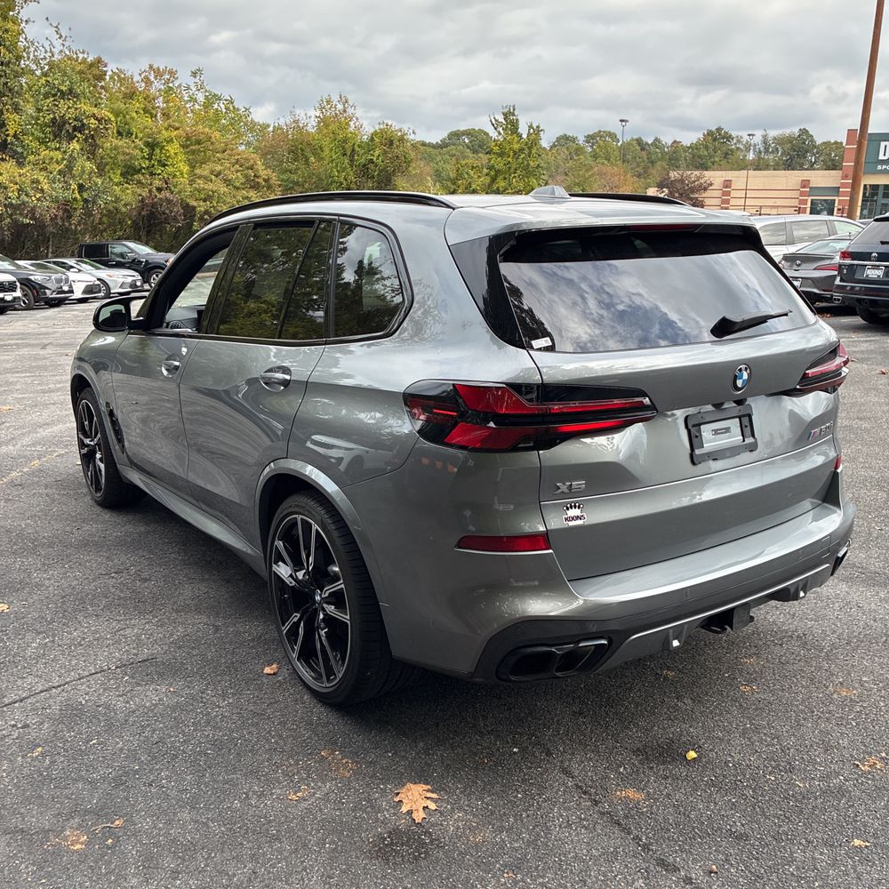 2025 BMW X5 M60i