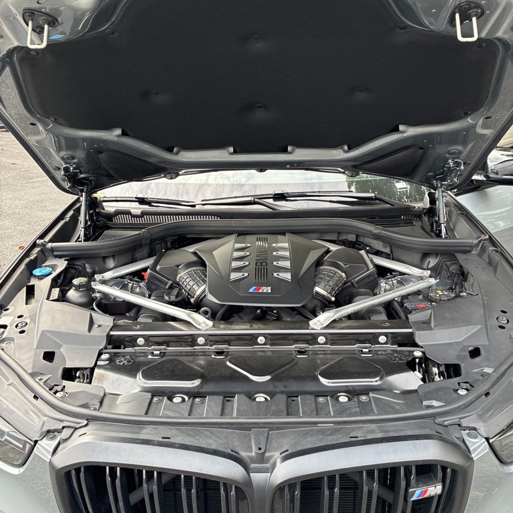 2025 BMW X5 M60i