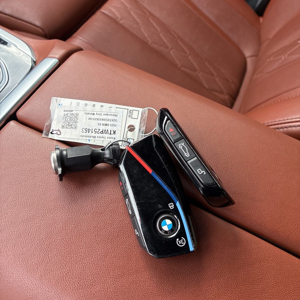 2025 BMW X5 M60i