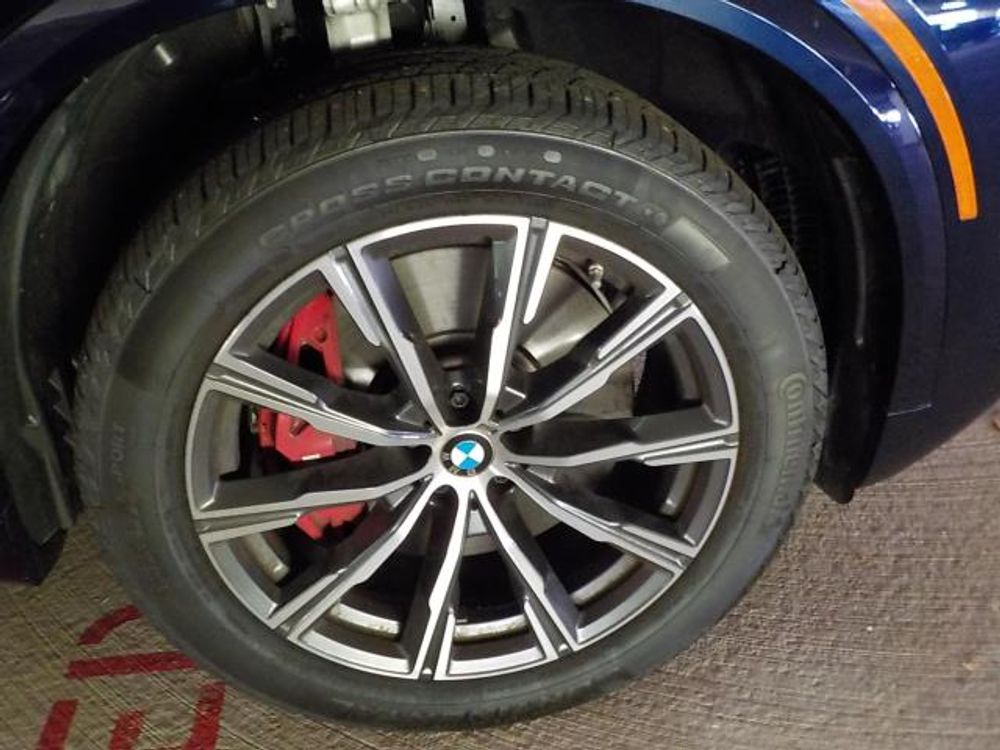 2025 BMW X5 M60i