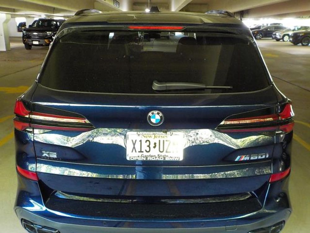 2025 BMW X5 M60i
