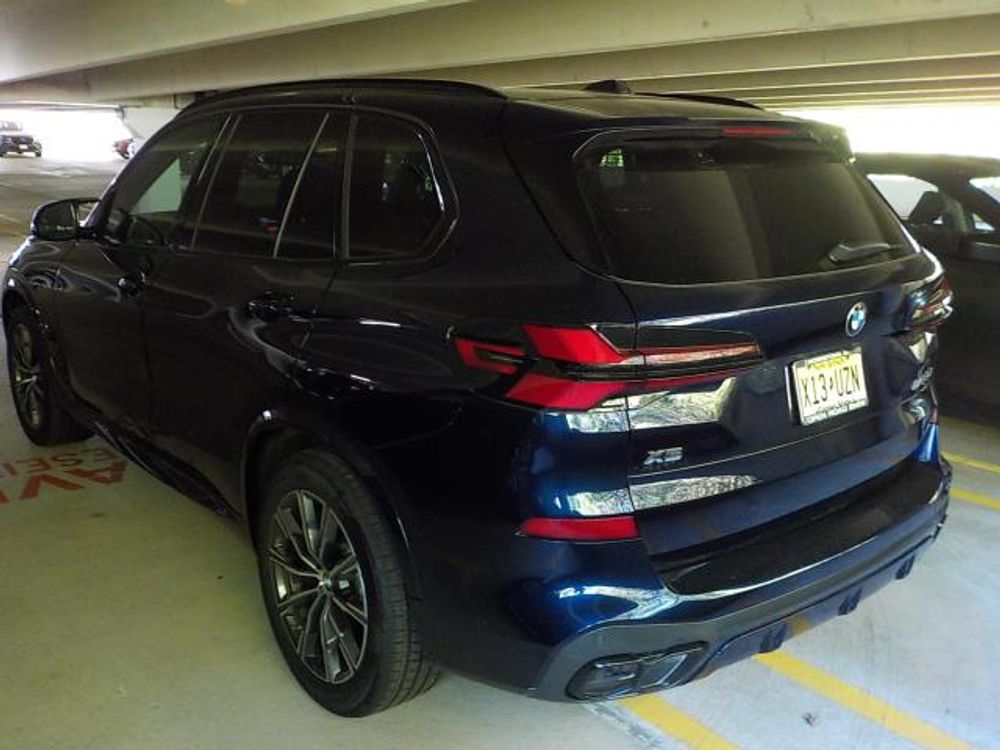 2025 BMW X5 M60i
