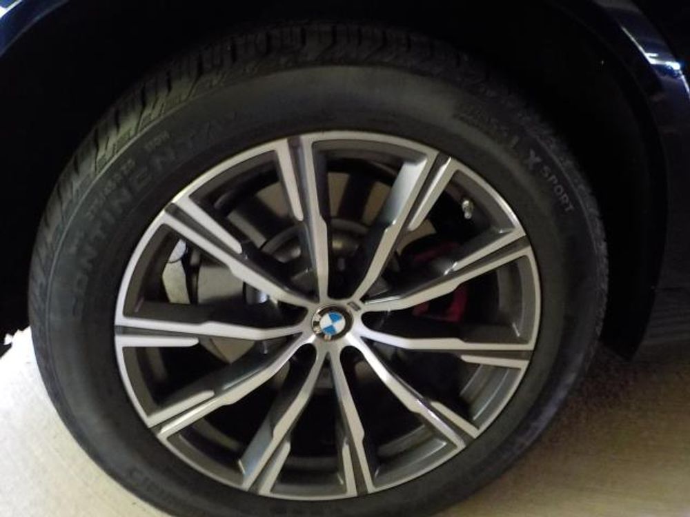 2025 BMW X5 M60i