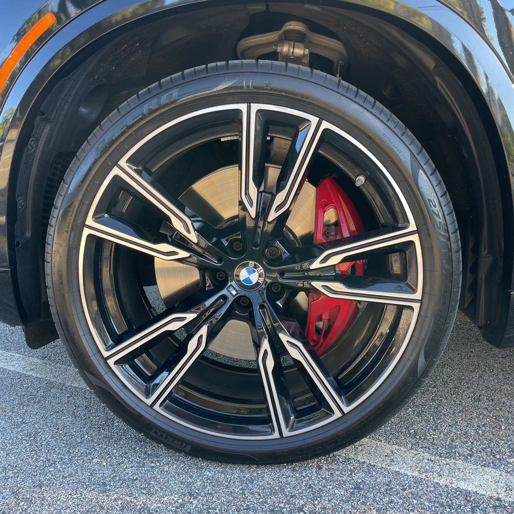 2025 BMW X5 M60i