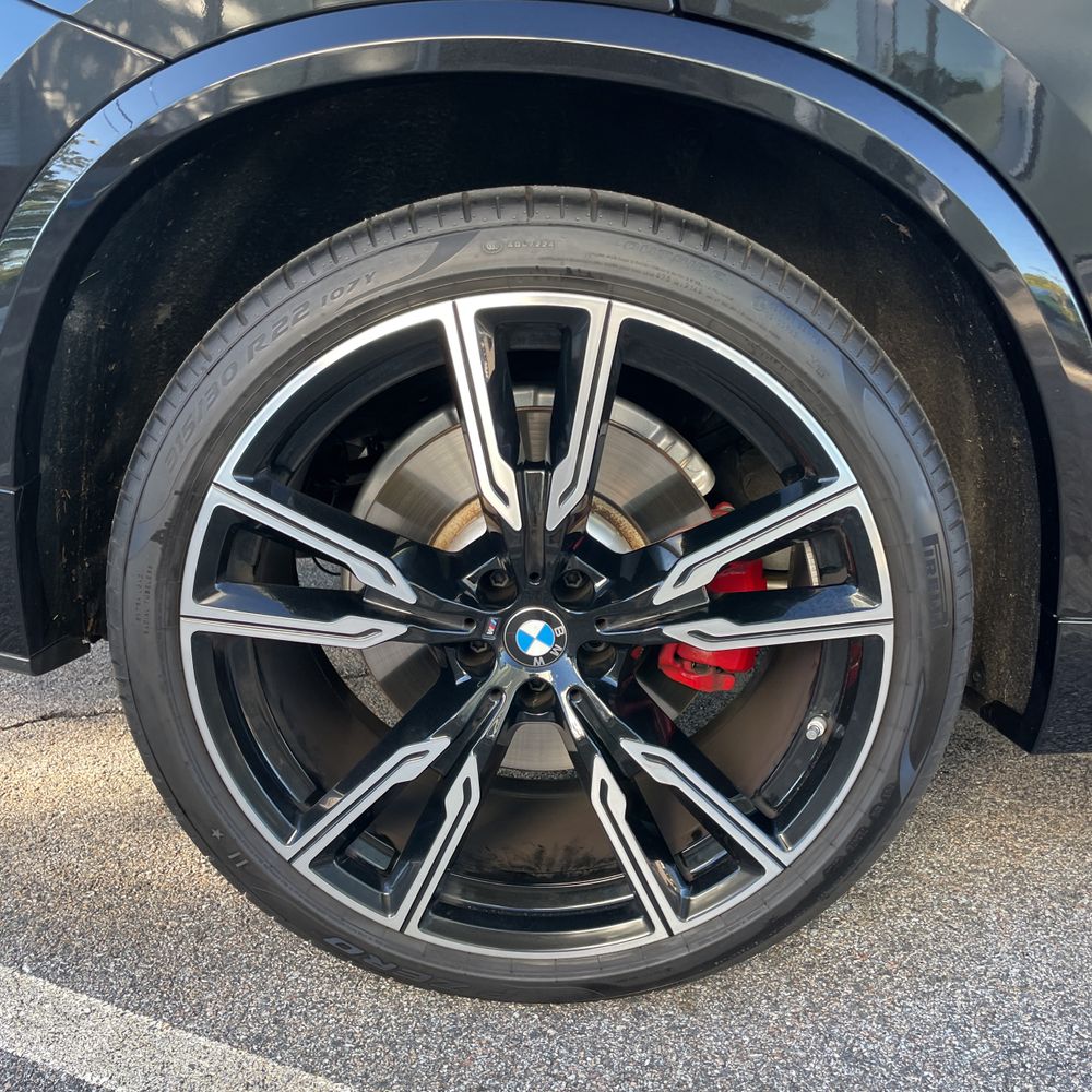 2025 BMW X5 M60i