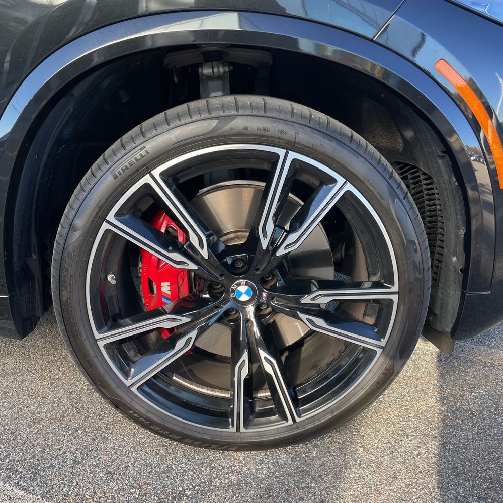 2025 BMW X5 M60i