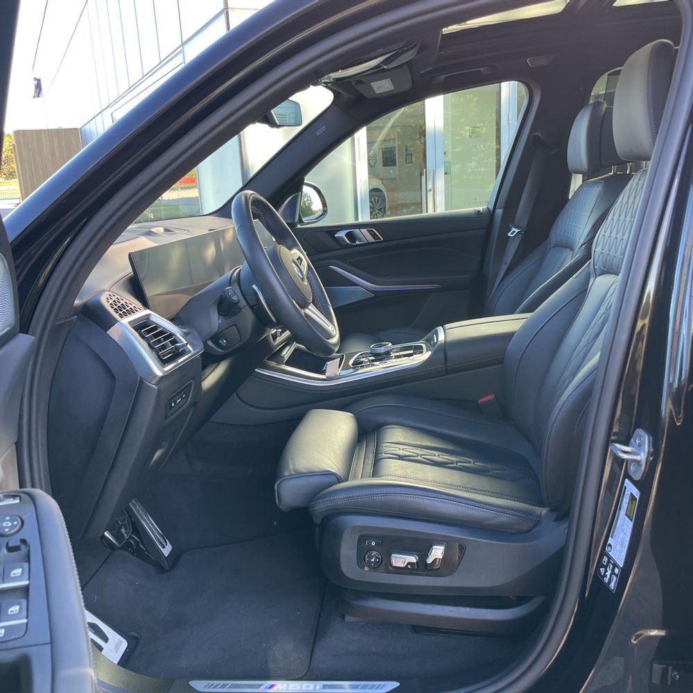 2025 BMW X5 M60i