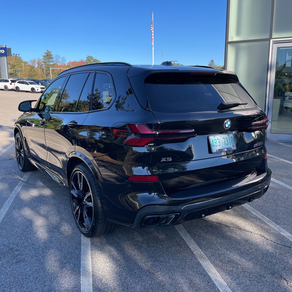 2025 BMW X5 M60i