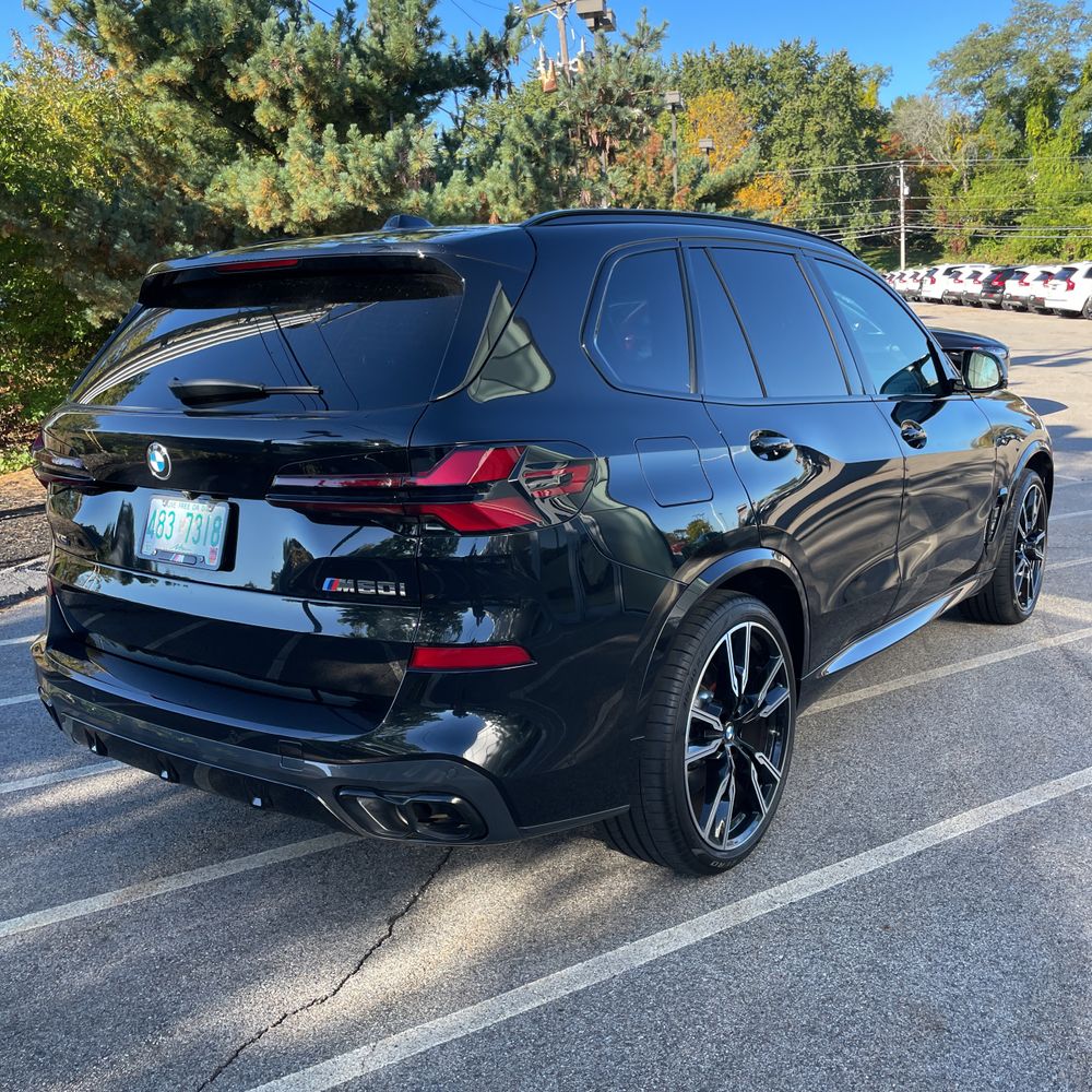 2025 BMW X5 M60i