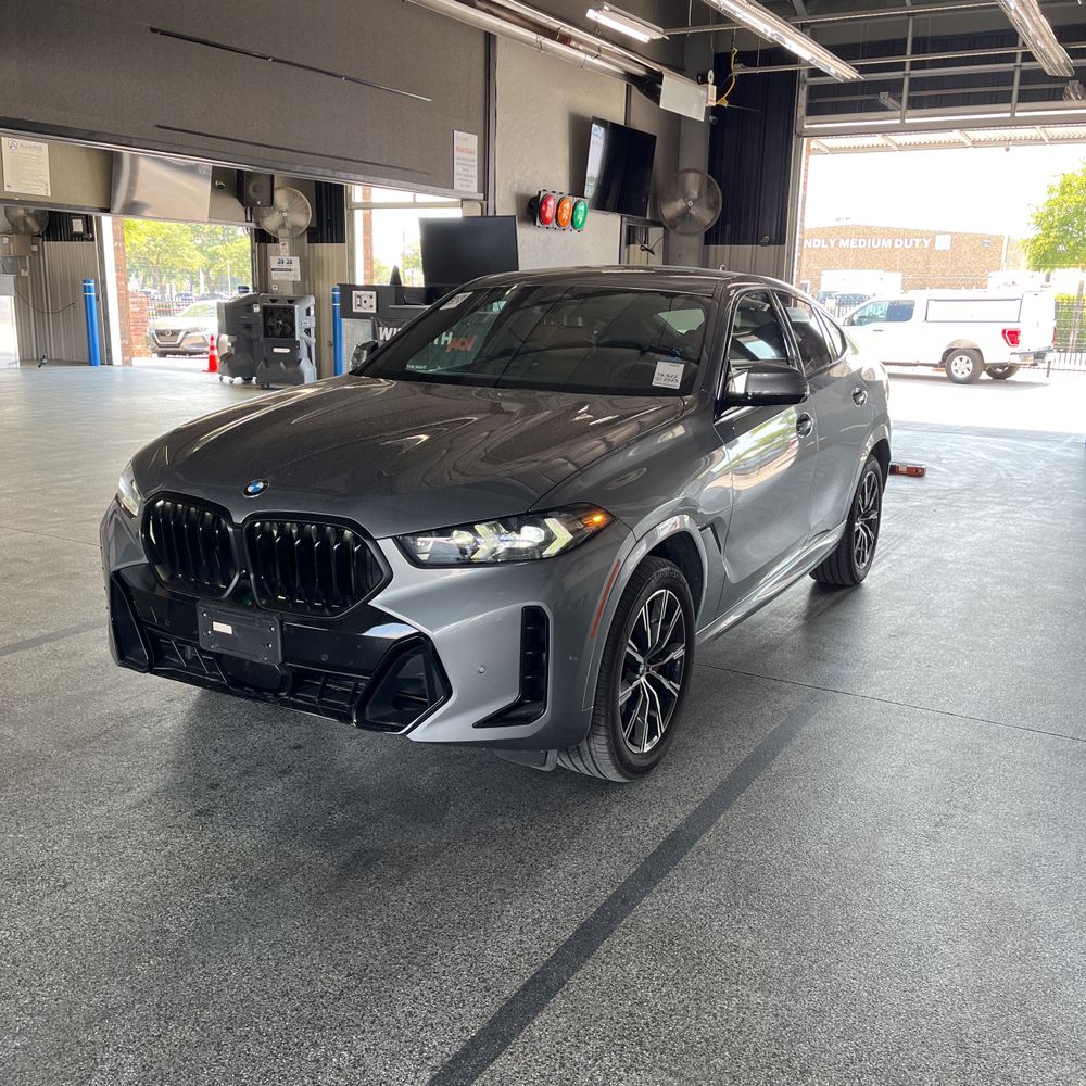 2025 BMW X6 XDrive40i