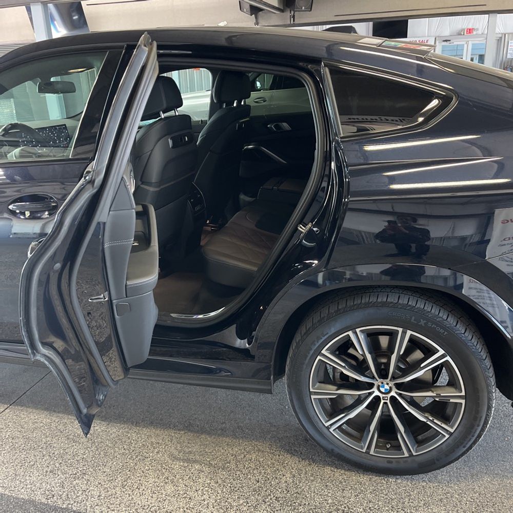 2025 BMW X6 XDrive40i