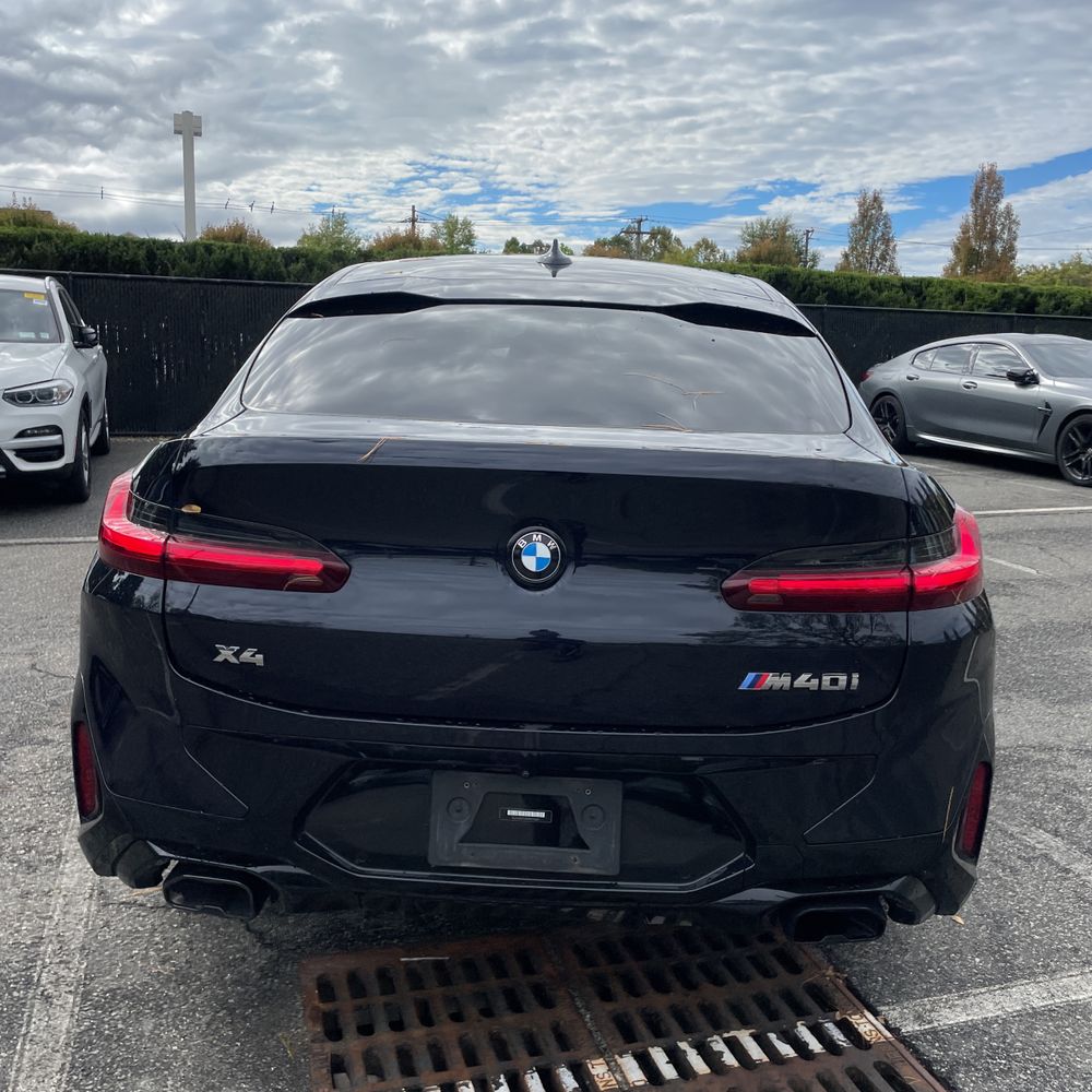 2023 BMW X4 M40i