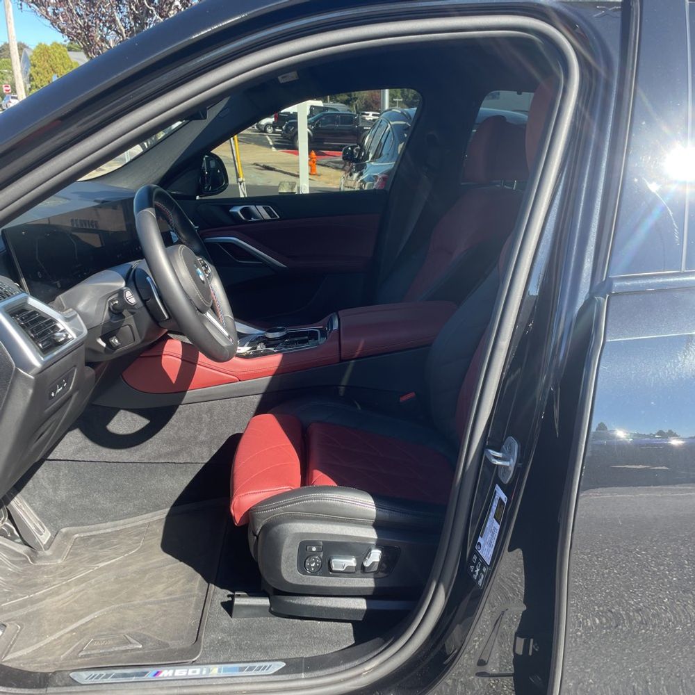 2025 BMW X6 M60i xDrive