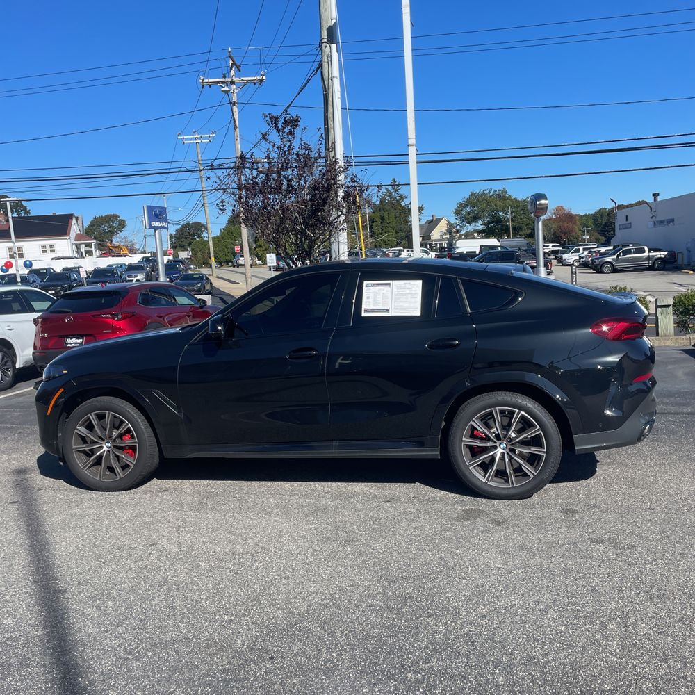 2025 BMW X6 M60i xDrive