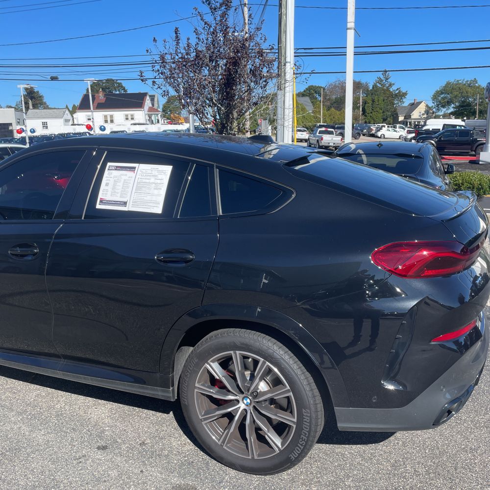 2025 BMW X6 M60i xDrive