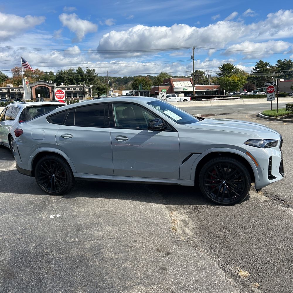 2025 BMW X6 M60i xDrive