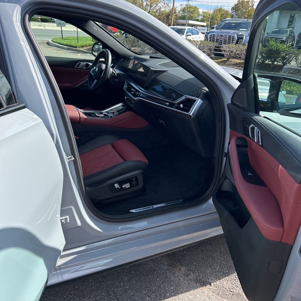 2025 BMW X6 M60i xDrive