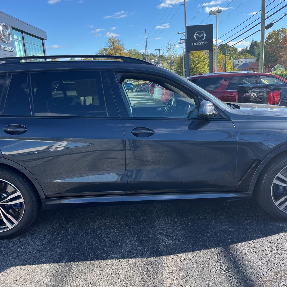 2022 BMW X7 M50i