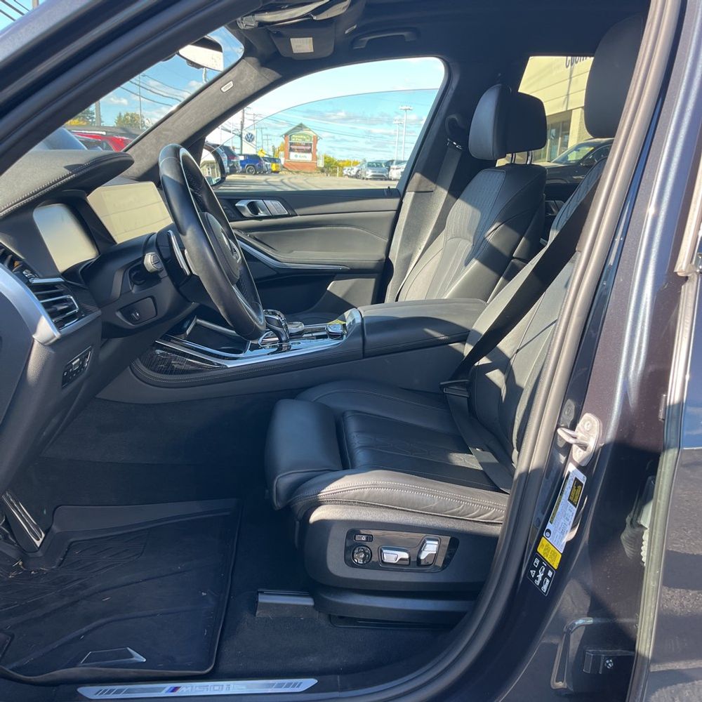 2022 BMW X7 M50i