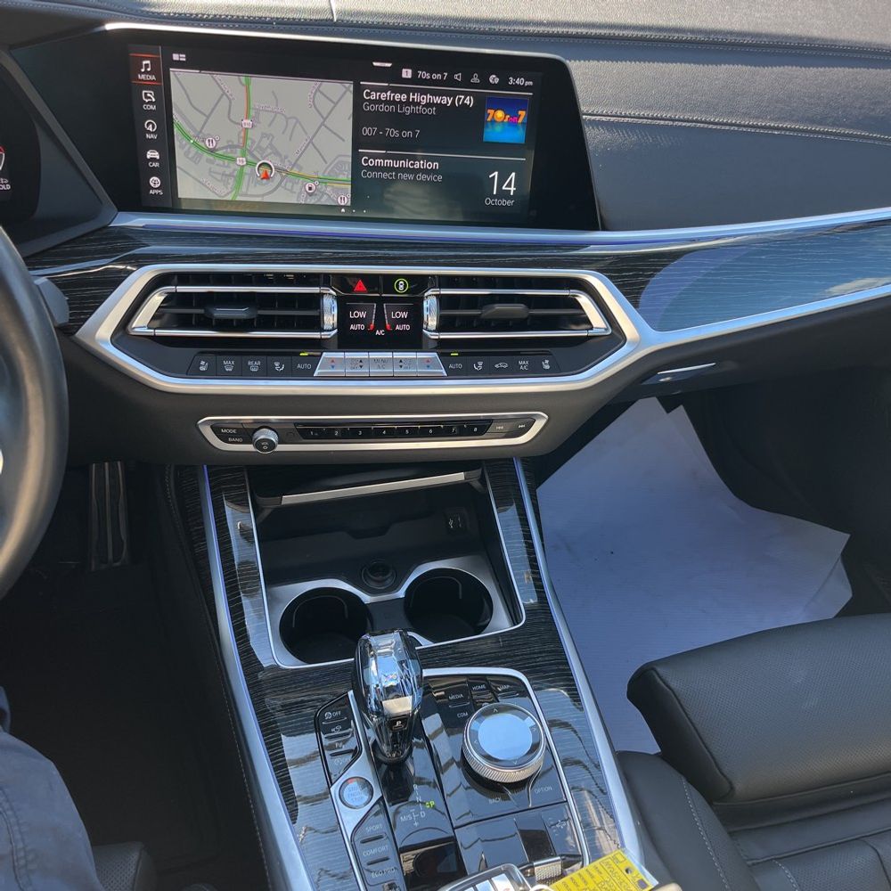 2022 BMW X7 M50i
