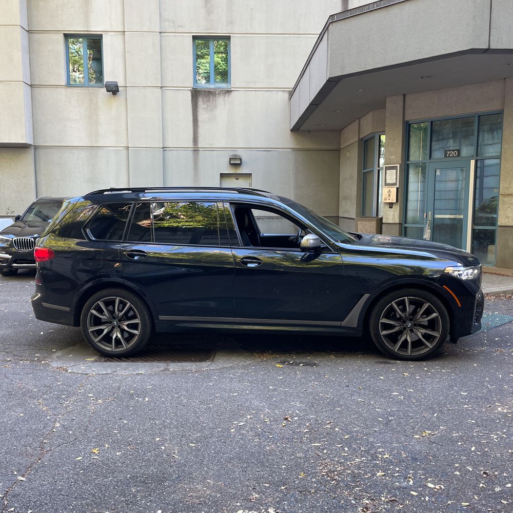 2021 BMW X7 M50i