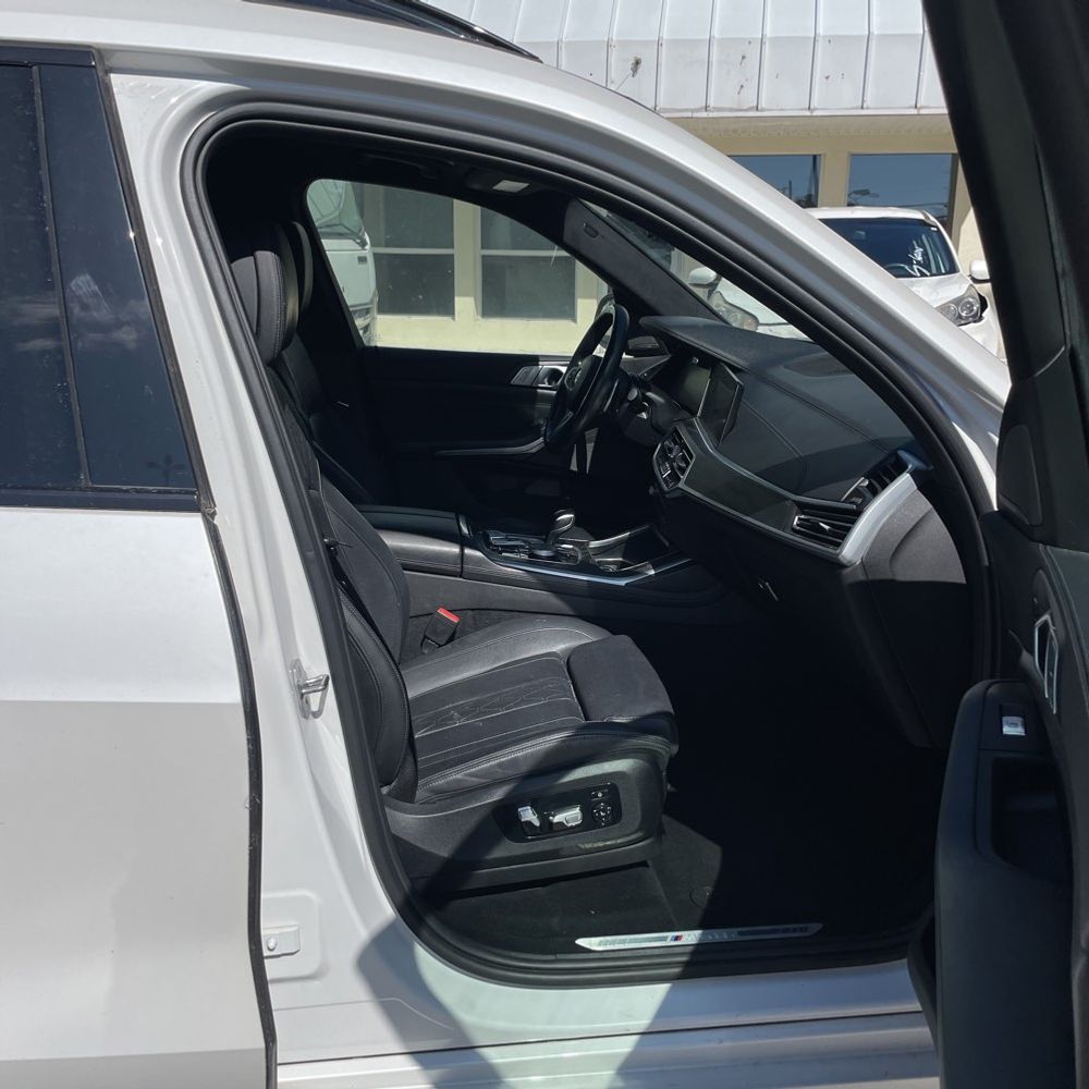 2022 BMW X7 M50i