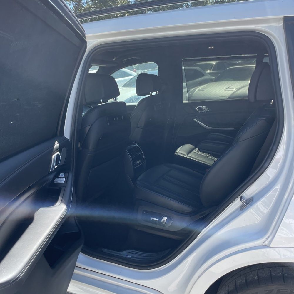 2022 BMW X7 M50i