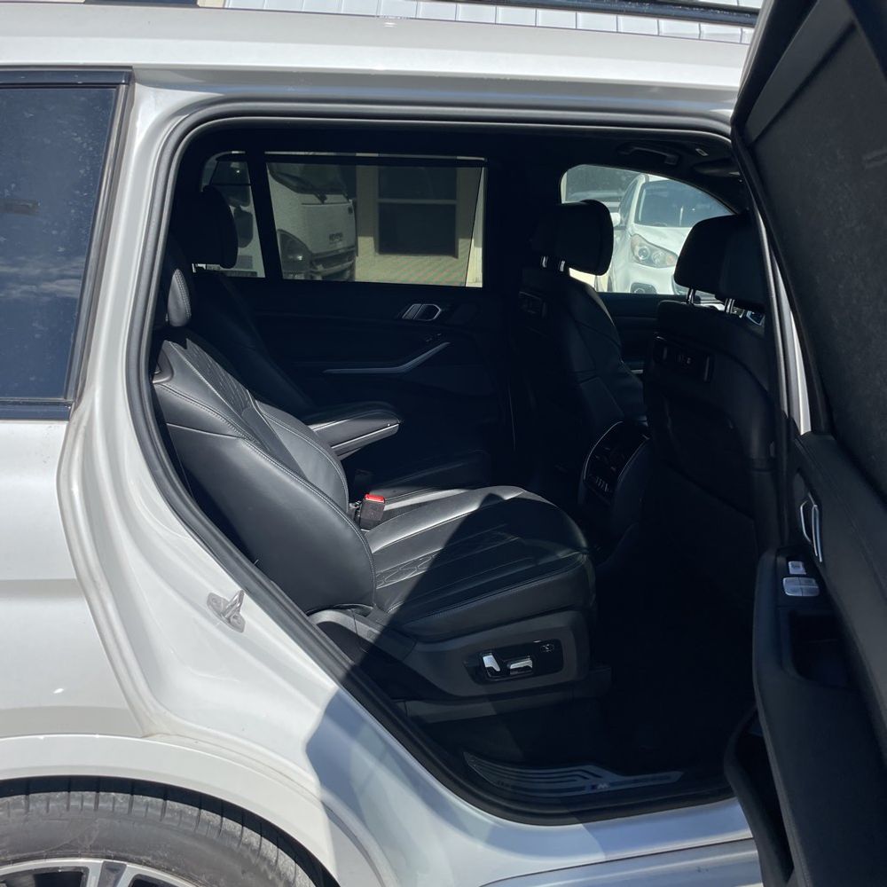 2022 BMW X7 M50i