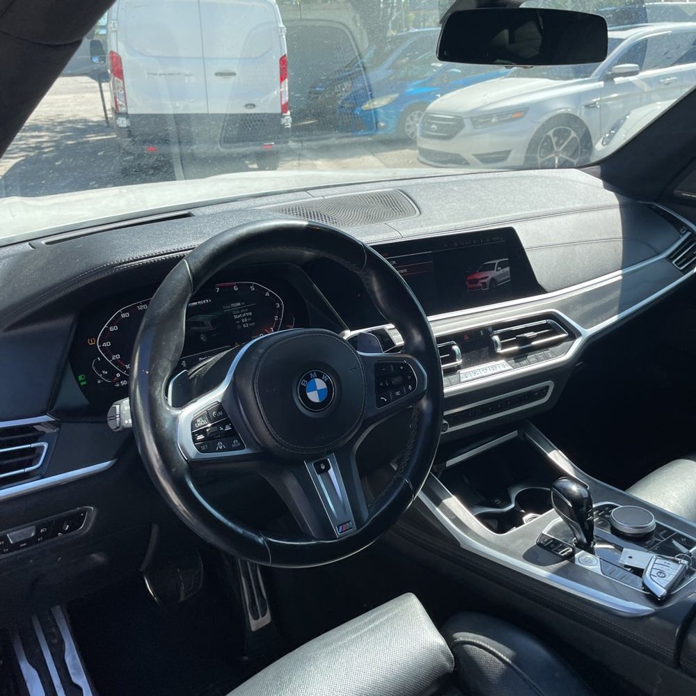 2022 BMW X7 M50i