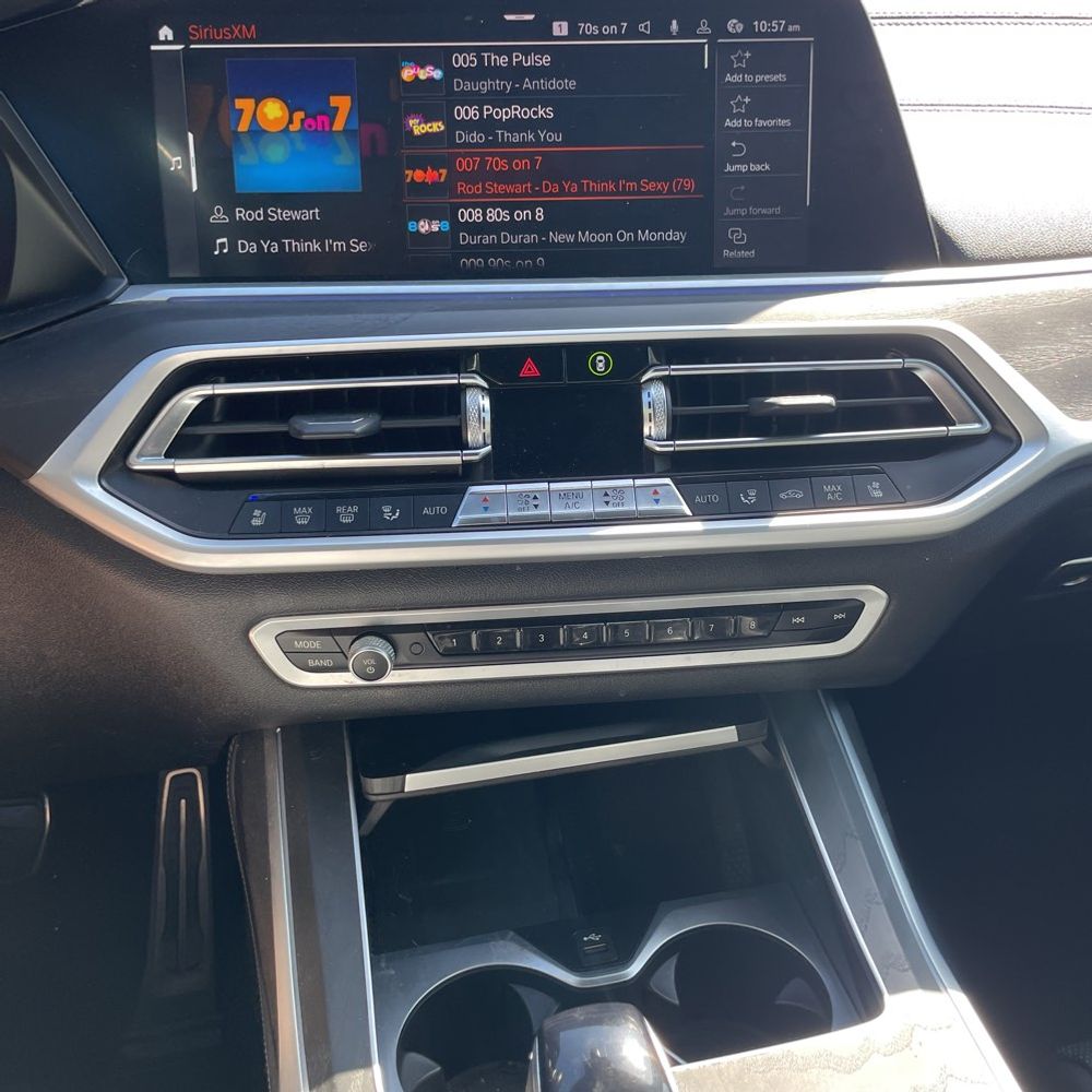 2022 BMW X7 M50i