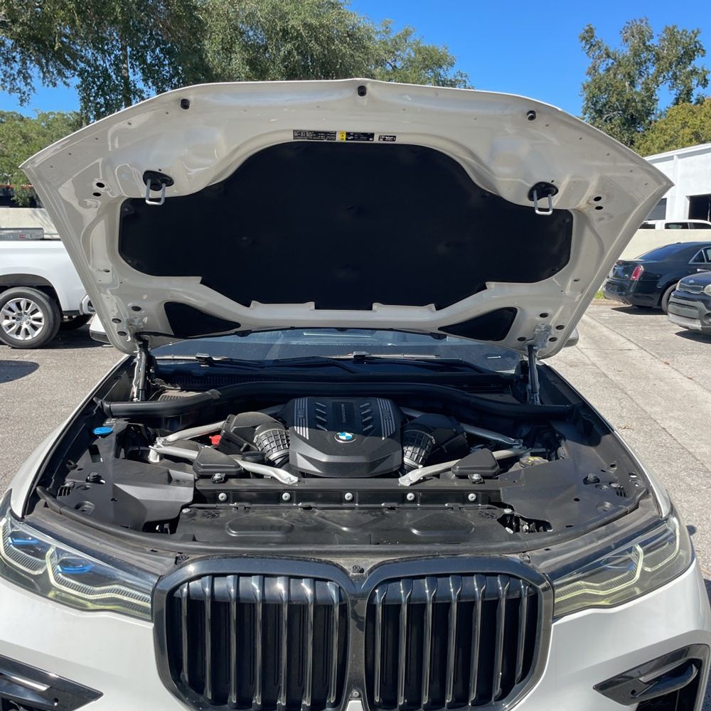 2022 BMW X7 M50i
