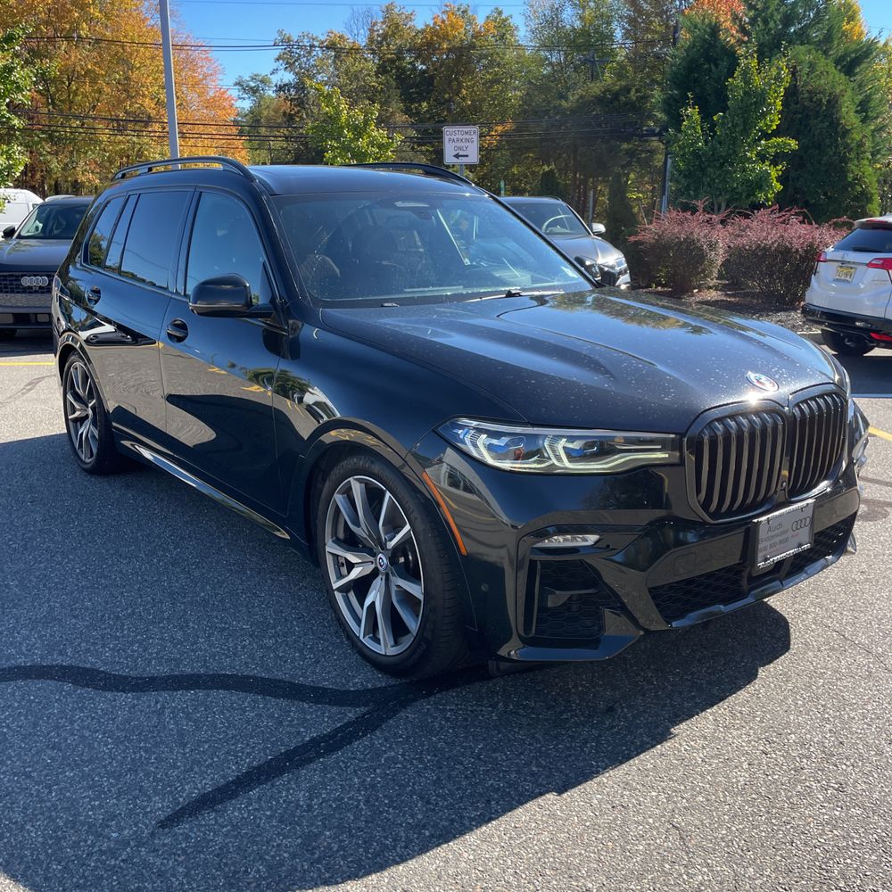 2022 BMW X7 M50i