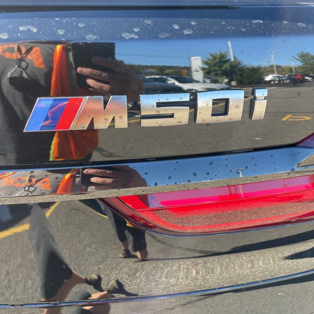 2022 BMW X7 M50i