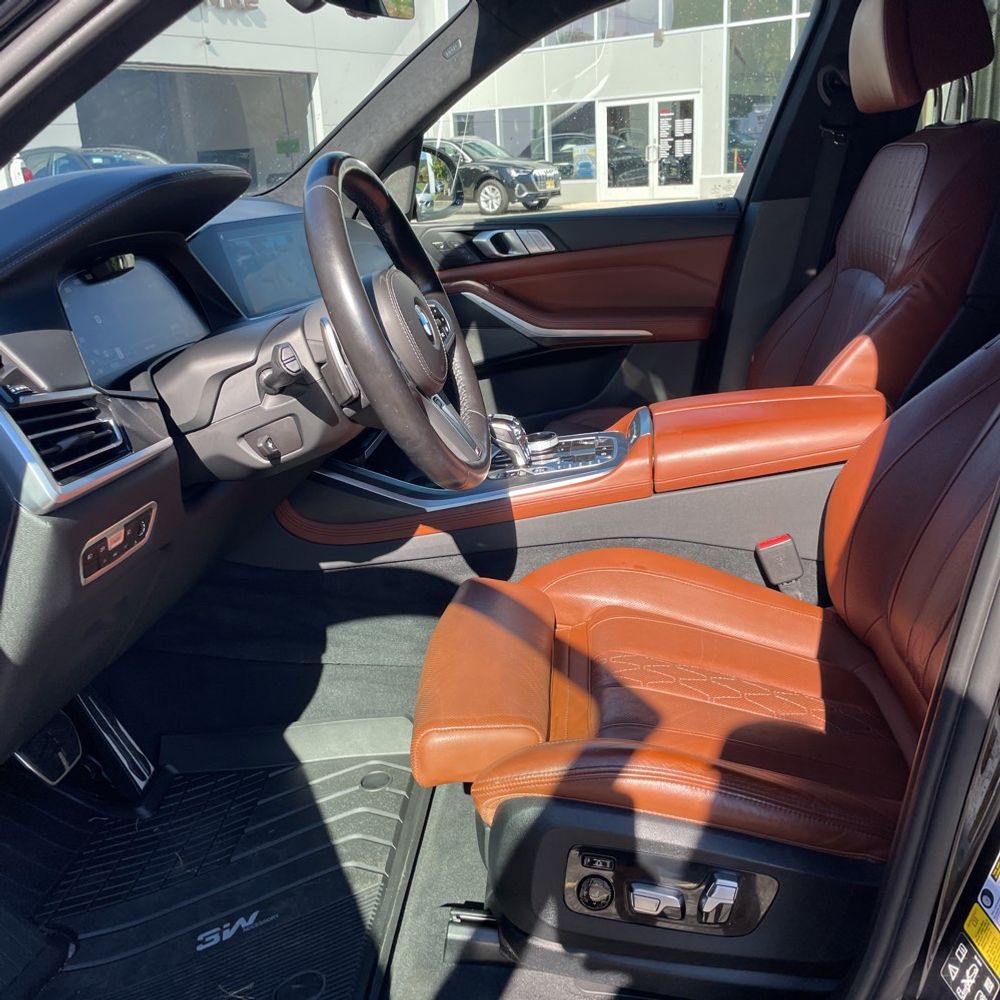 2022 BMW X7 M50i
