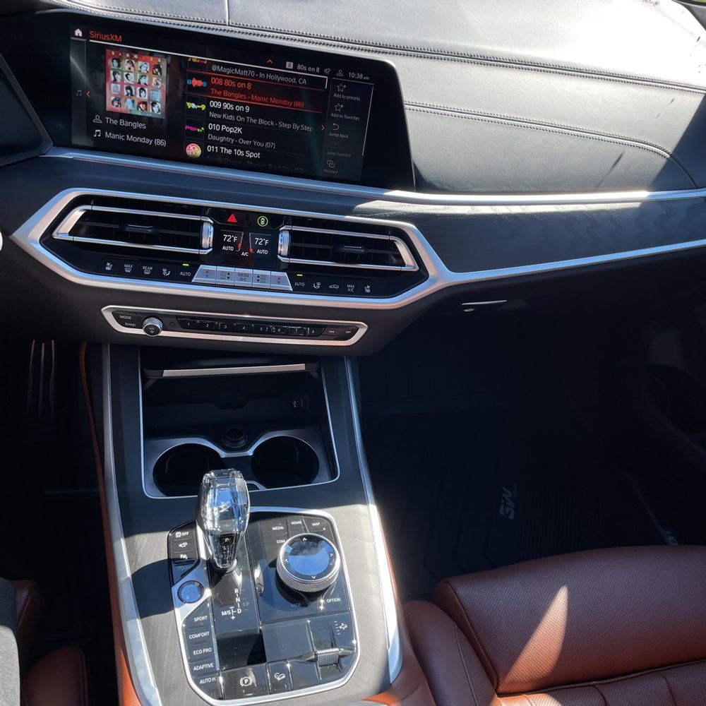 2022 BMW X7 M50i