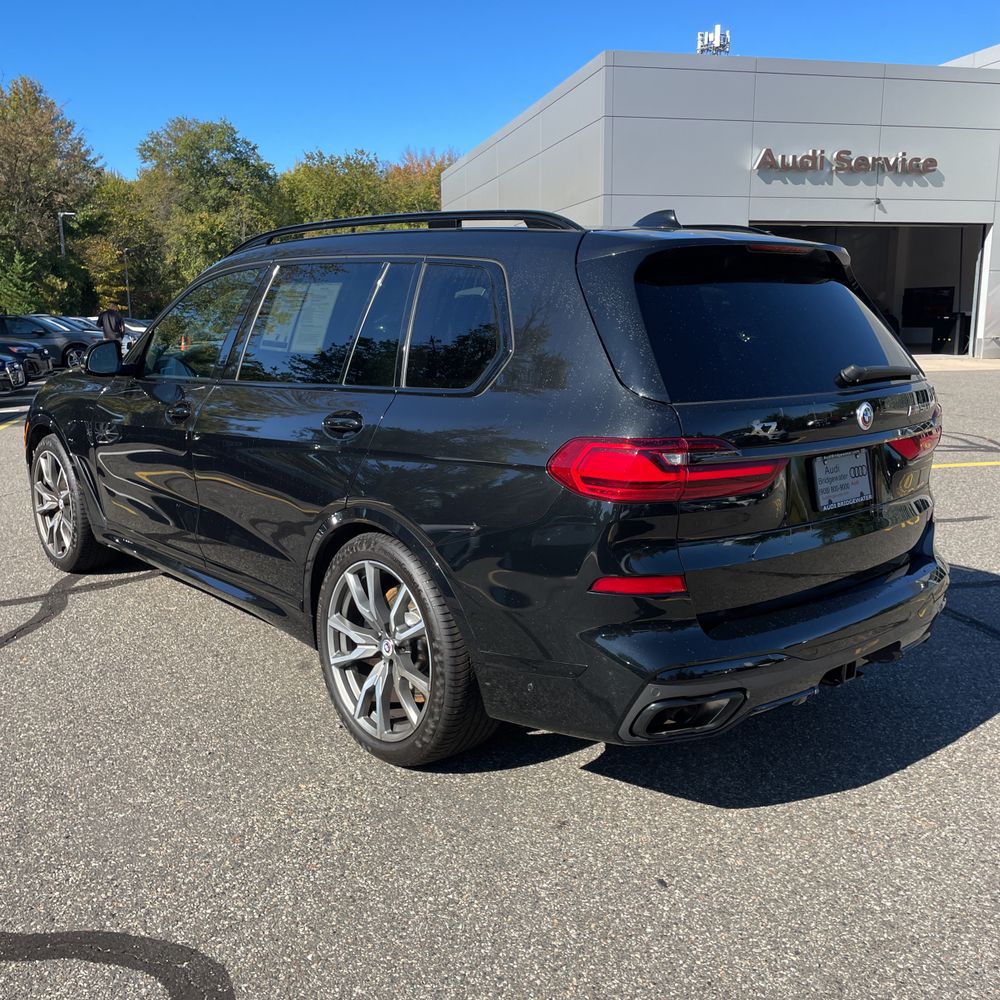 2022 BMW X7 M50i