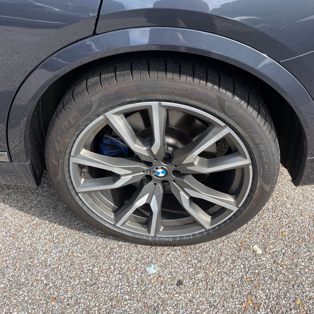 2022 BMW X7 M50i