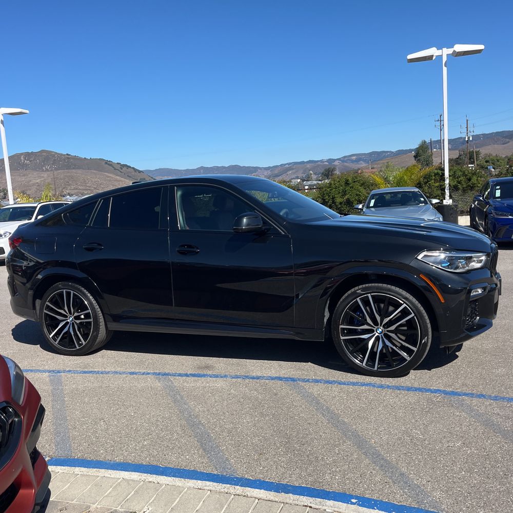2021 BMW X6 M50i