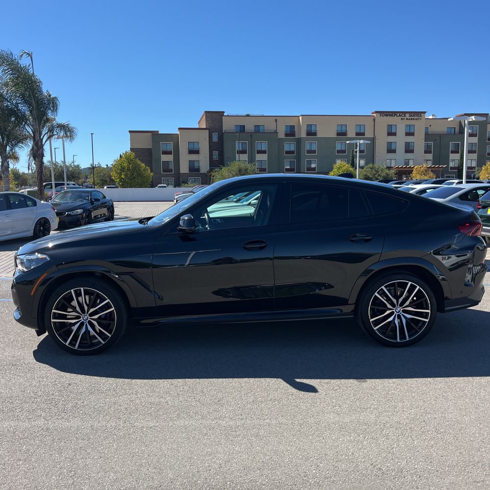 2021 BMW X6 M50i