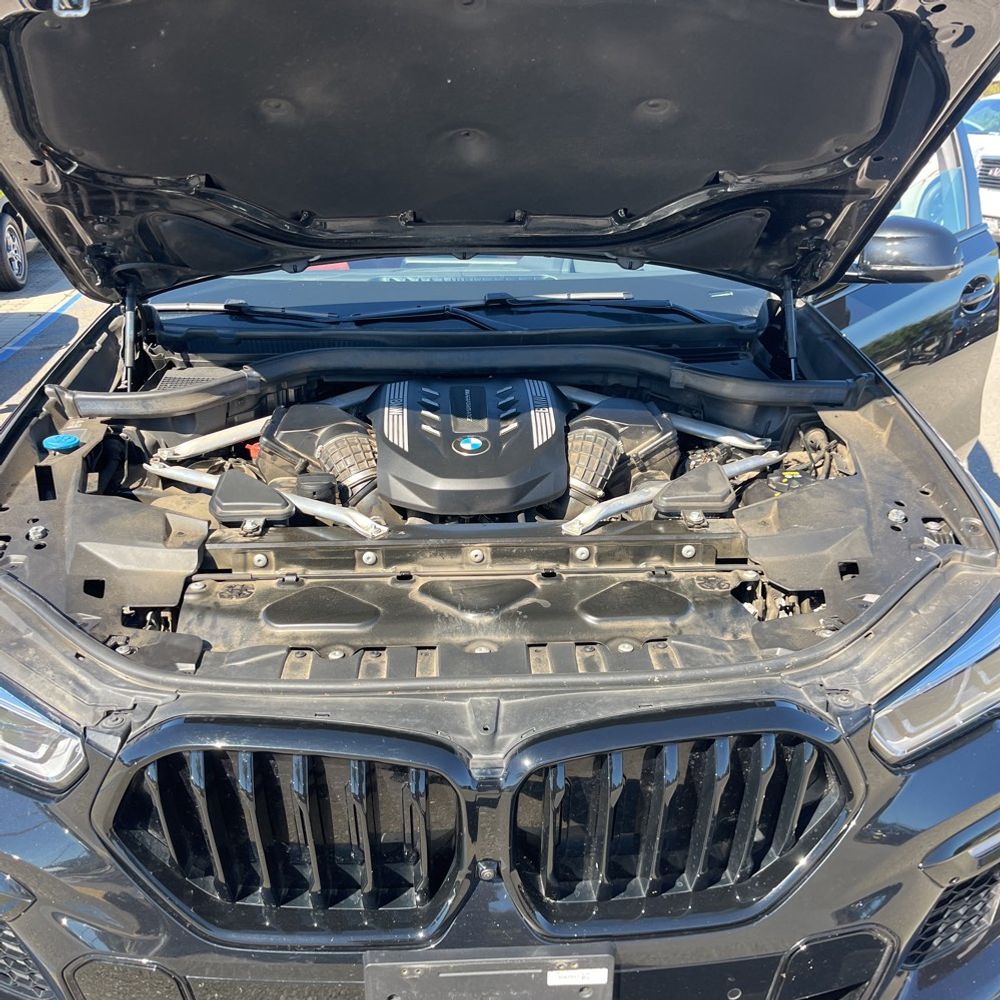 2021 BMW X6 M50i