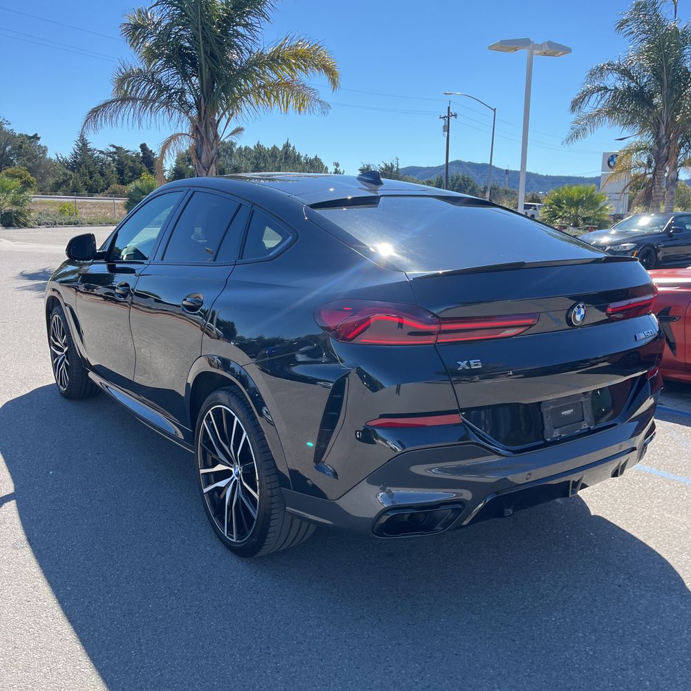 2021 BMW X6 M50i