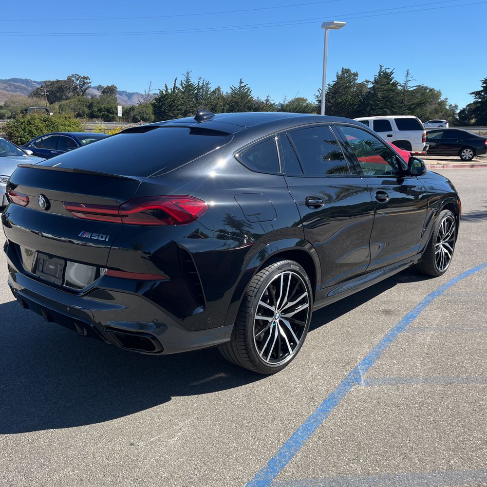 2021 BMW X6 M50i