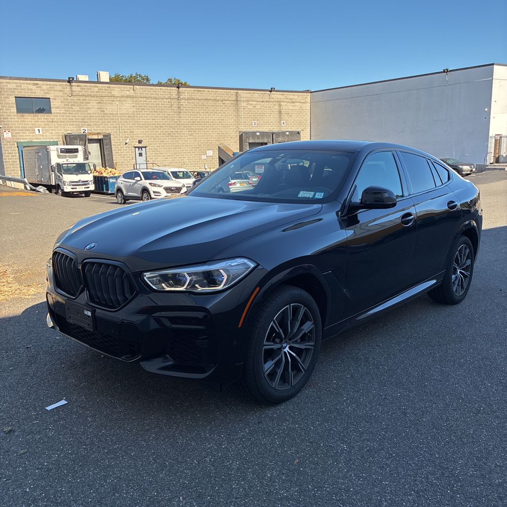 2022 BMW X6 M50i