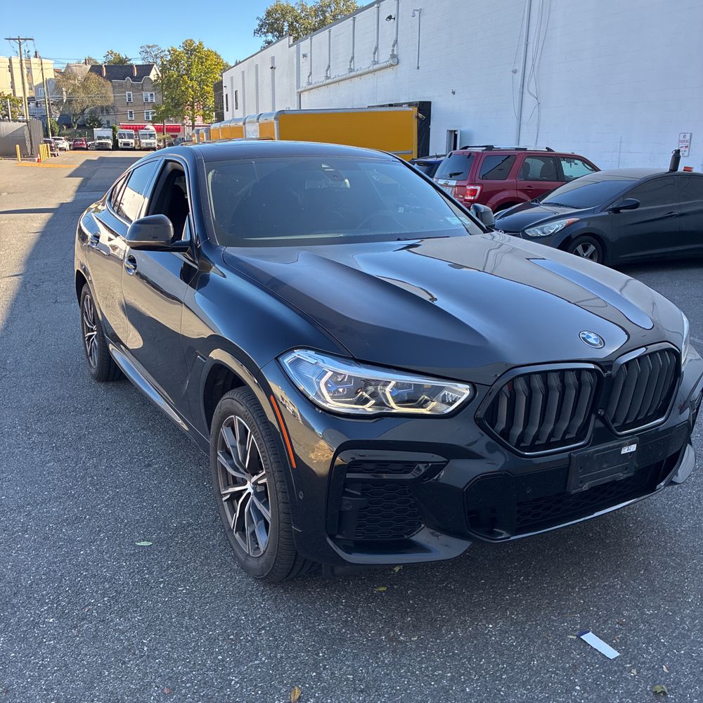 2022 BMW X6 M50i