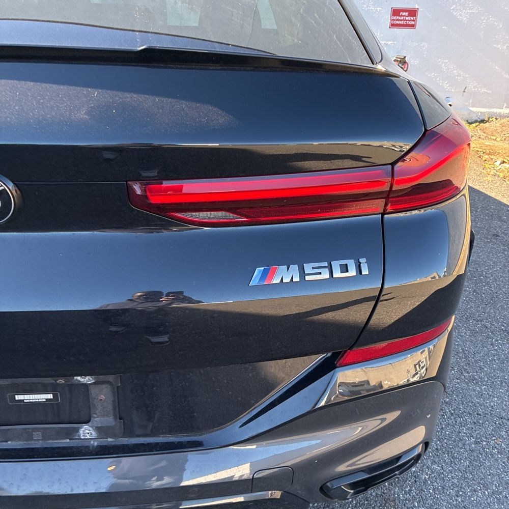 2022 BMW X6 M50i