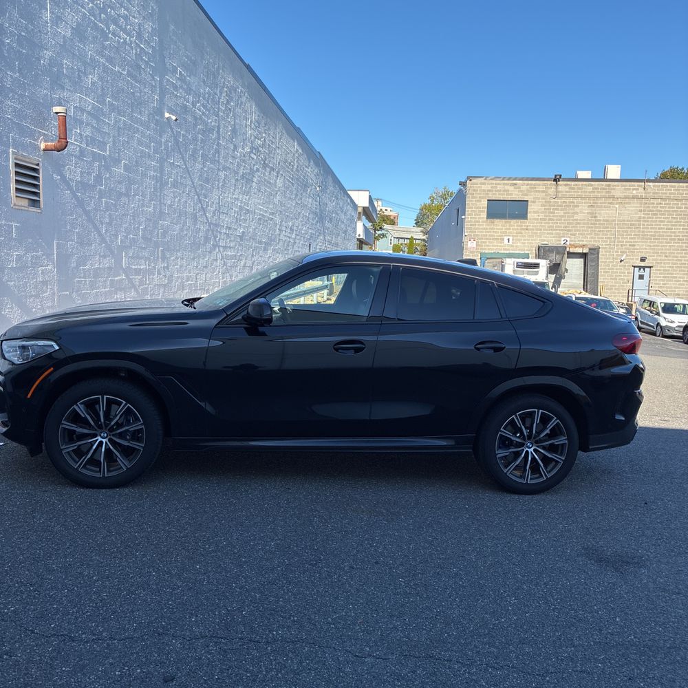 2022 BMW X6 M50i