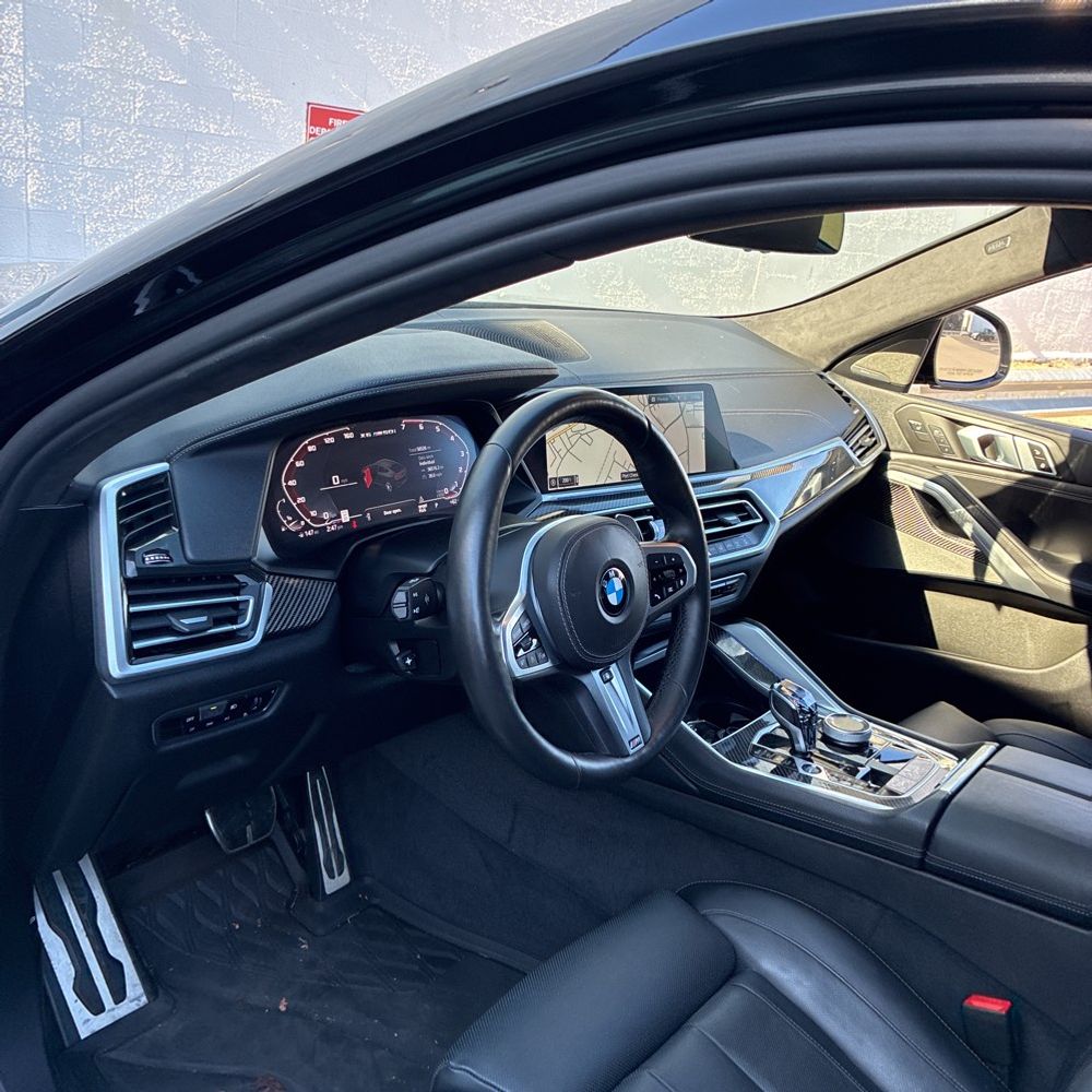 2022 BMW X6 M50i