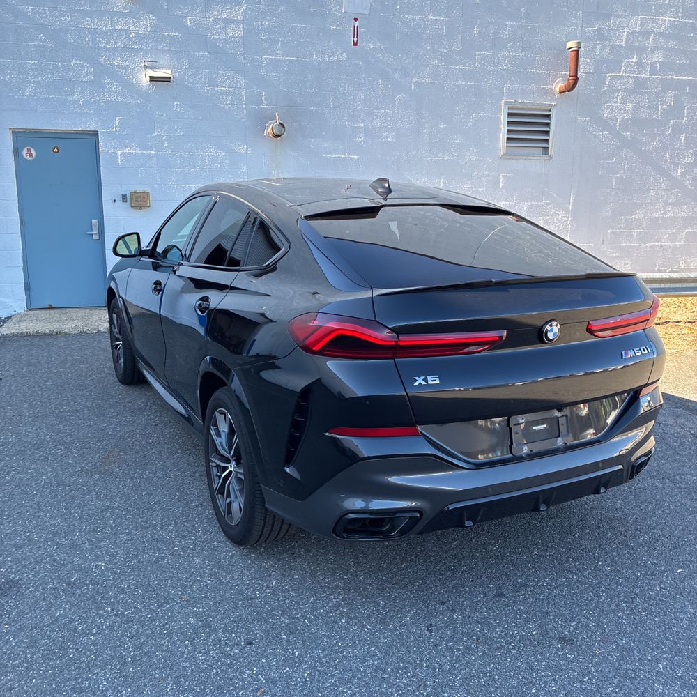 2022 BMW X6 M50i
