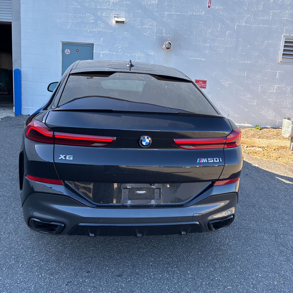 2022 BMW X6 M50i