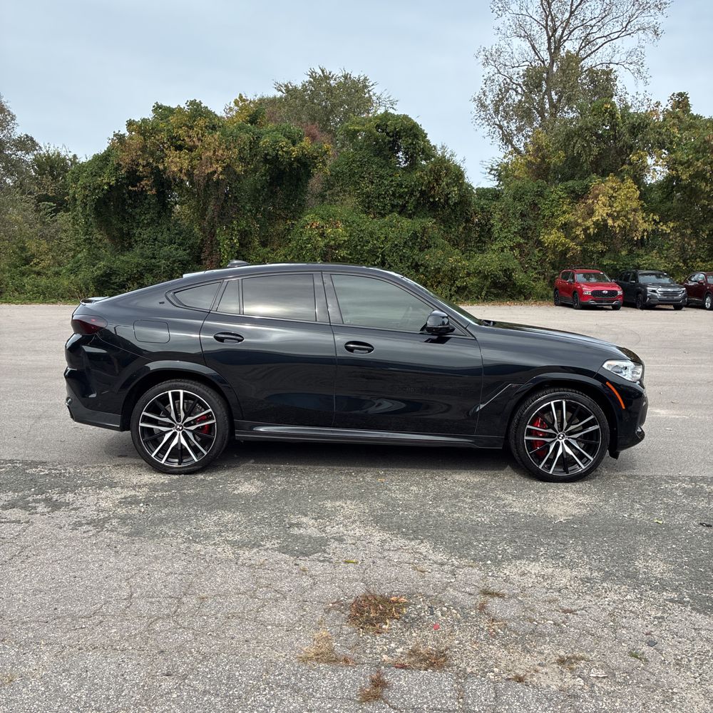 2022 BMW X6 M50i